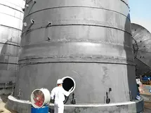 Tangki vertikal 500m³ dengan lining internal di tempat selesai  