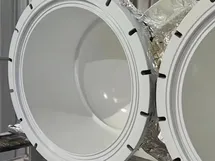 Wadah filter stainless steel dilapisi PFA sesuai standar sanitasi, memastikan ketahanan kimia dan kemurnian